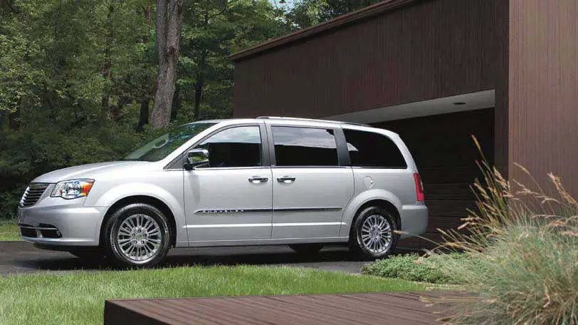 2014 Chrysler Town and Country Limited Exterior Side View