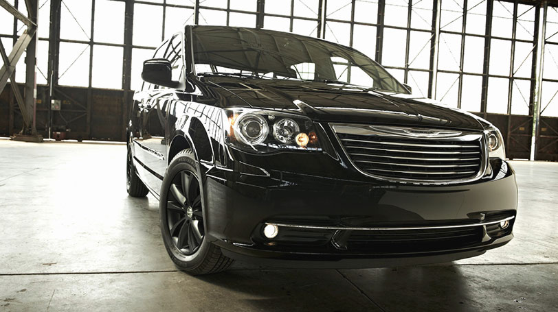 2014 Chrysler Town and Country Touring L Exterior Front View