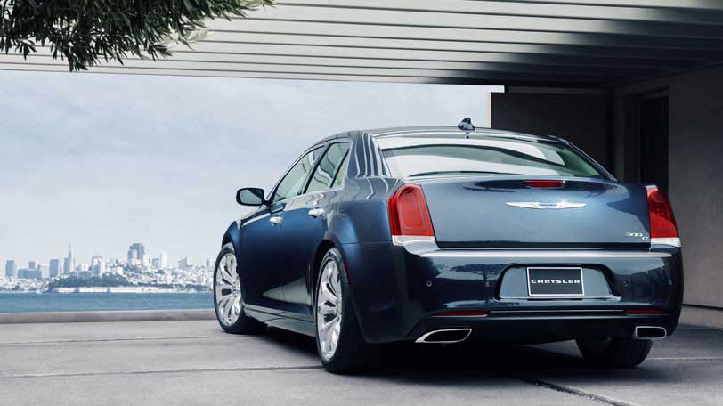 Chrysler 300 Limited AWD Exterior rear view