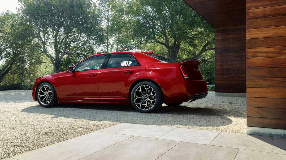 Chrysler 300S AWD Exterior side view