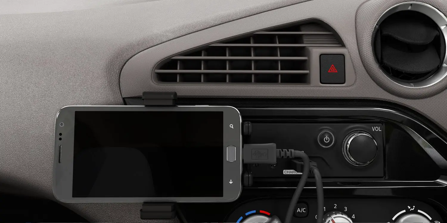 Datsun Redi Go D interior mobile phone holder view