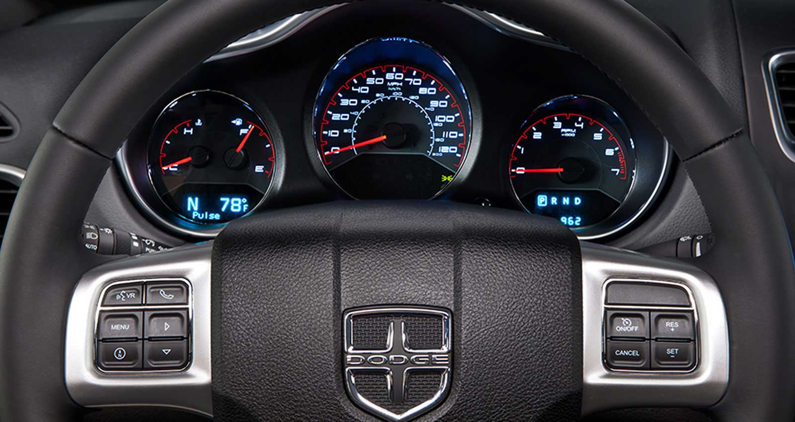 2014 Dodge Avenger SE Interior Steering wheel mounted controls