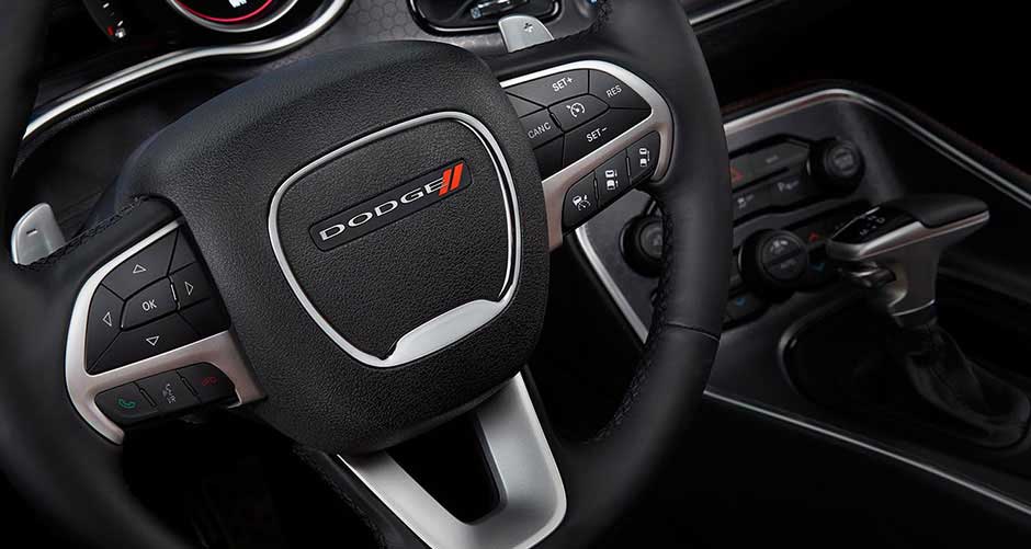 Dodge Challenger R/T Interior steering