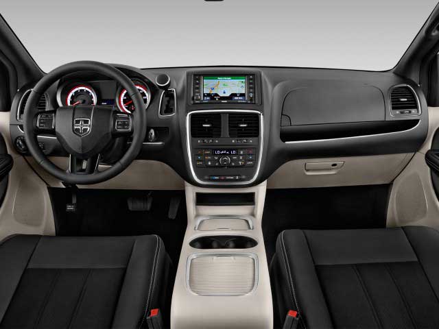 Dodge Grand Caravan RT Interior dashboard