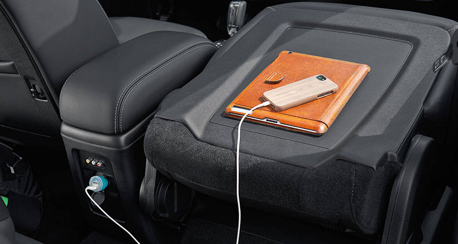 Dodge journey SE FWD interior rear 12V Charging Port view