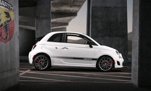 Fiat Abarth 500 1.4 L Side View