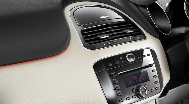 Fiat Punto Evo Active 1.2 Interior sterio system