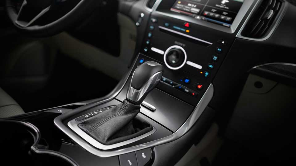Ford Edge SE AWD Interior gear