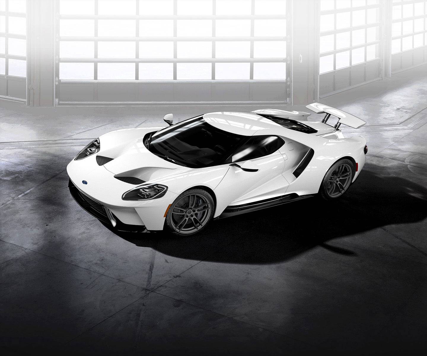 Ford GT 2018 front cross view