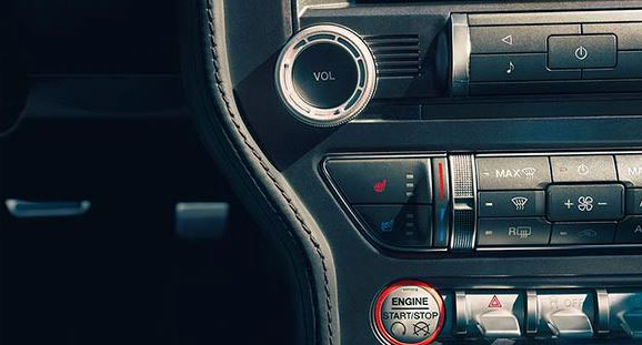 Ford Mustang V6 Fastback 2015 Music System