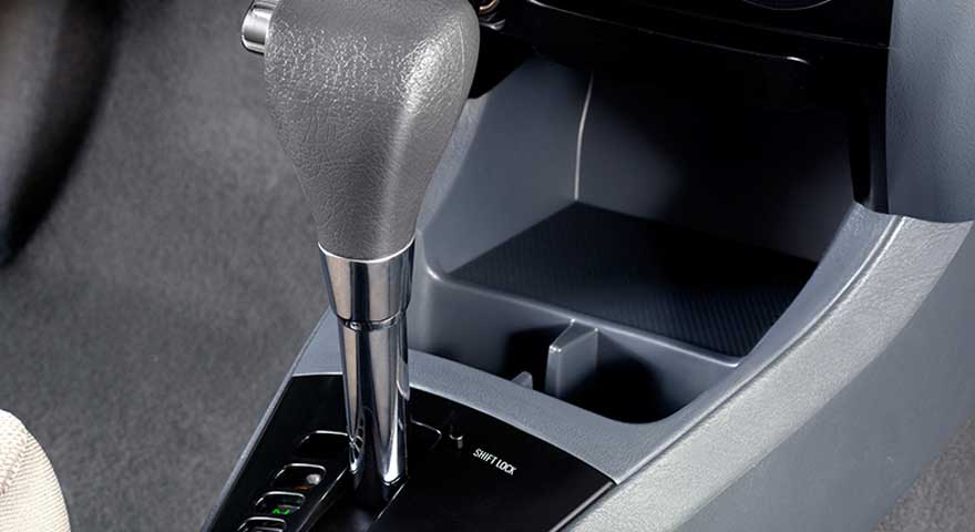 Geely MK Sedan 1.5 MT Elite Interior gear