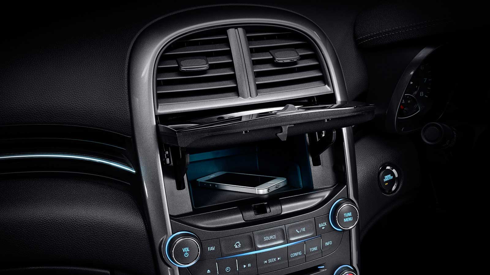 Holden Malibu CDX 2.0L Interior view