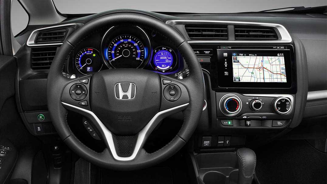 Honda Fit LX 6MT Interior steering