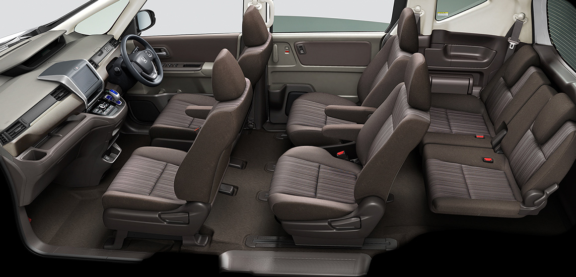 Honda Freed Plus+ Hybrid Ex interior view