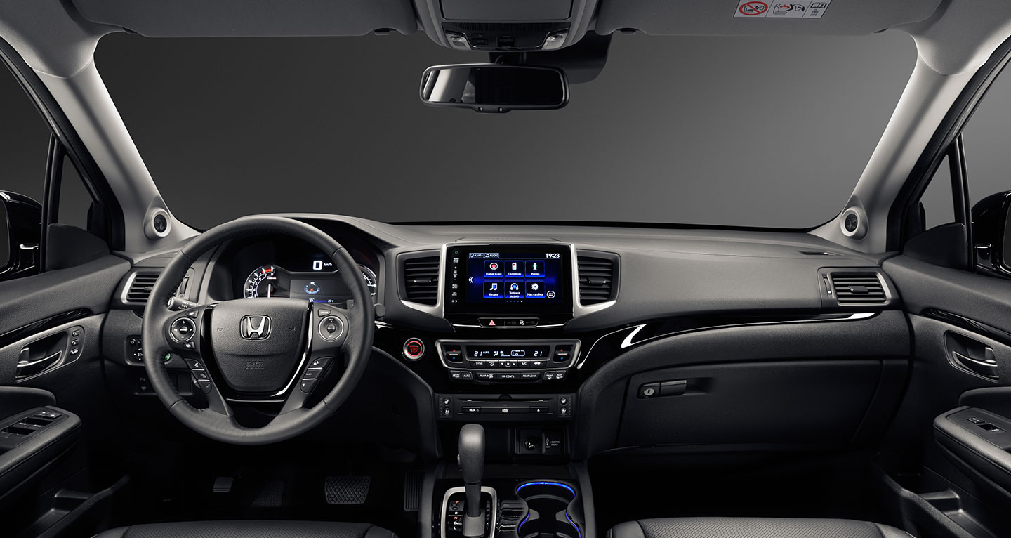 Honda Pilot Lx interior front view