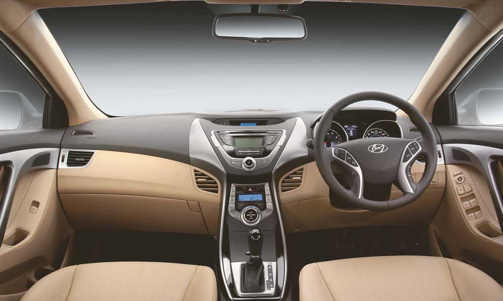 Hyundai Elantra 1.6 SX AT Interior front view