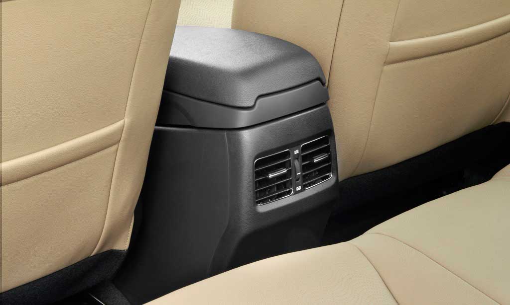 Hyundai Elantra 1.6 SX MT Interior
