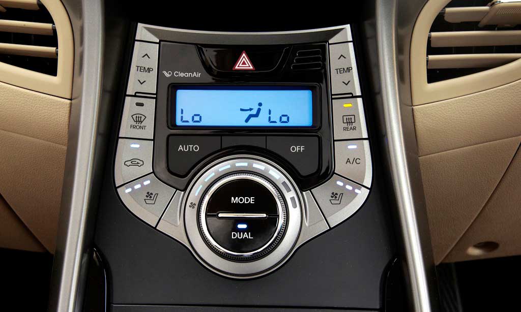 Hyundai Elantra 1.8 S Interior