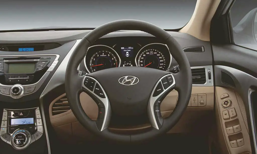 Hyundai Elantra 1.8 SX AT Interior steering
