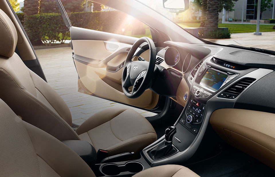 Hyundai Elantra CRDi S 2015 Front Interior View