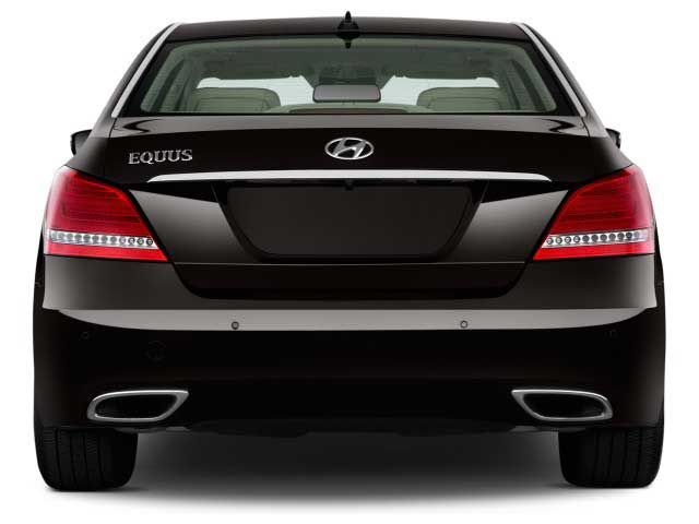 Hyundai Equus Signature Exterior rear view