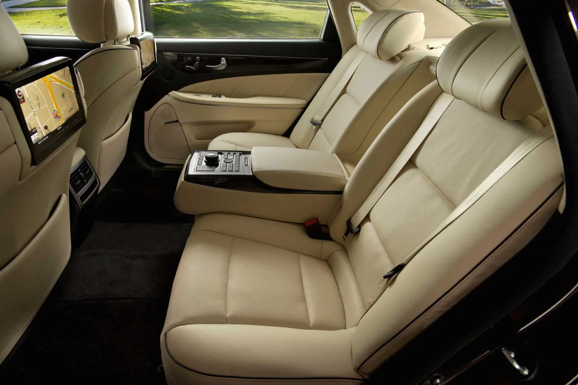 Hyundai Equus Ultimate Interior