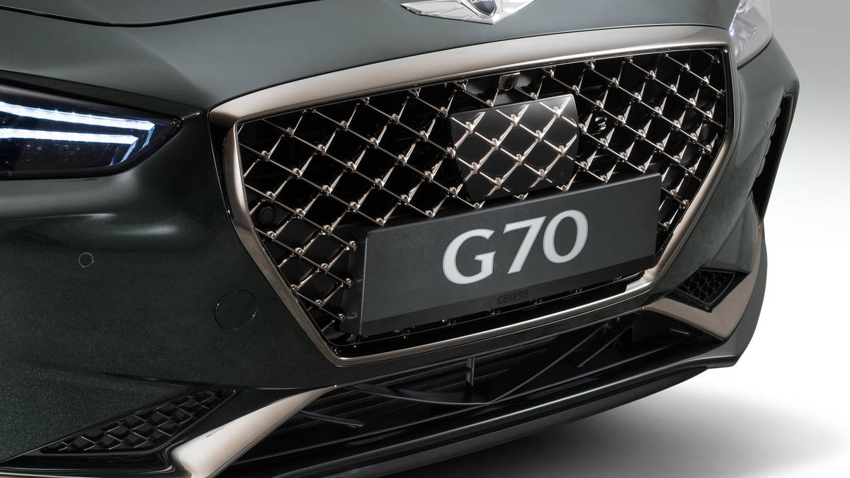 Hyundai Genesis G70 front 