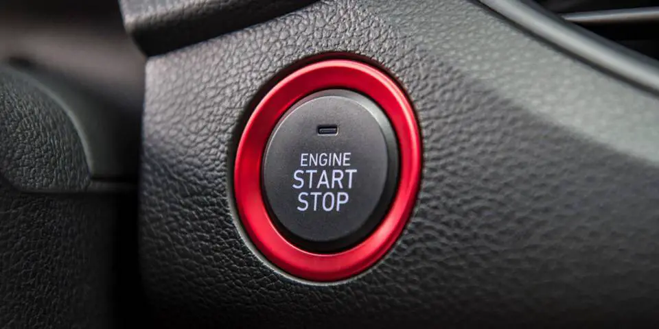 Hyundai Elantra GT 2018 interior stop and start Button view