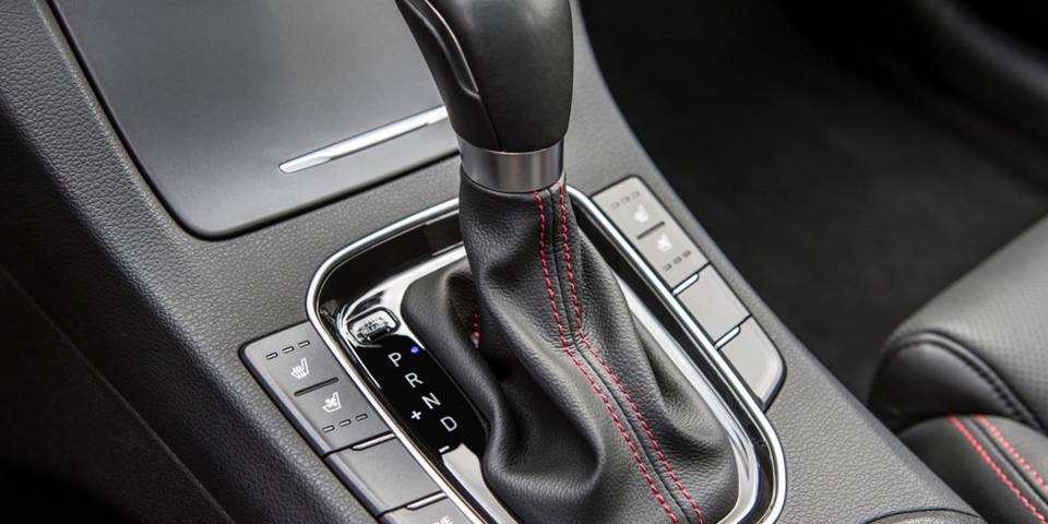 Hyundai Elantra GT 2018 interior gear view