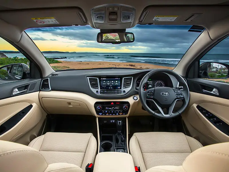 Hyundai Tucson Highlander interior front view