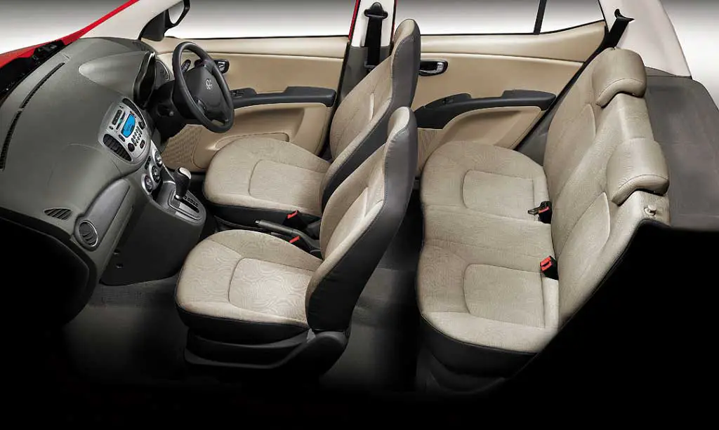Hyundai i10 Sportz 1.1 iRDE2 Interior seats