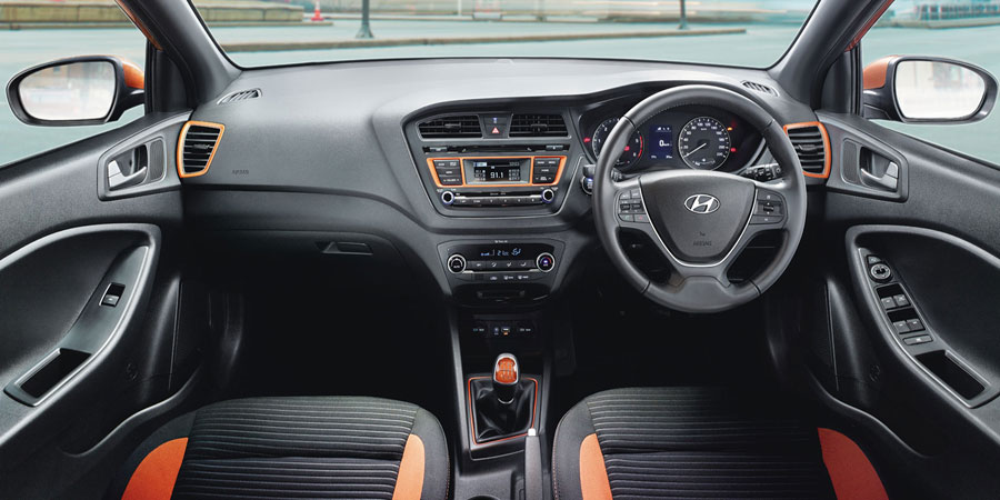 Hyundai i20 Active 1.4 Front Interior View