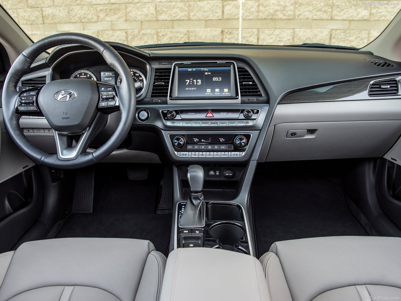 Hyundai Sonata interior front view