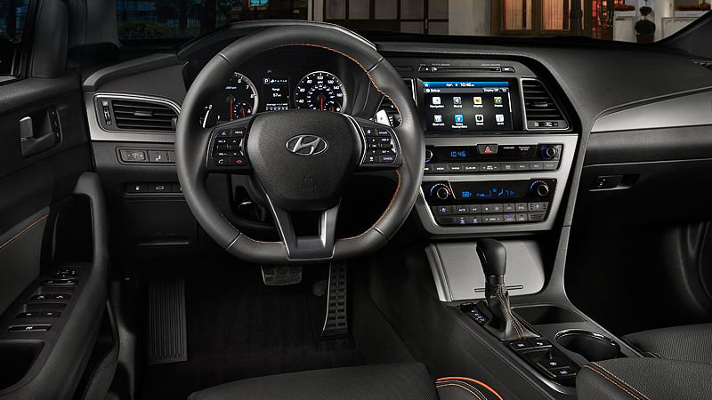 Hyundai Sonata SE 2015 Front Interior View