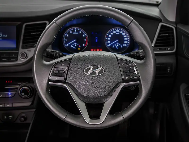 Hyundai Tucson Active X steering view