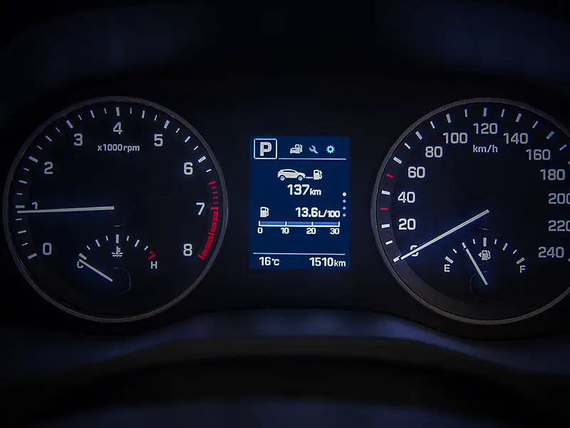 Hyundai Tucson Active X interior speedometer view
