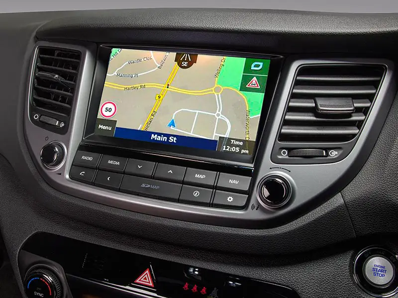 Hyundai Tucson Active X interior gps and map view