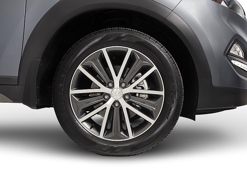 Hyundai Tucson Elite front wheel view