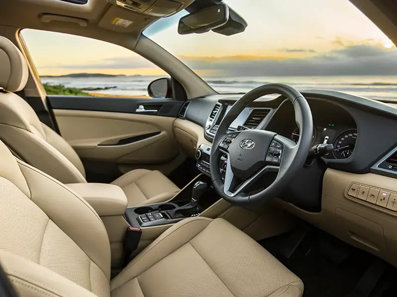 Hyundai Tucson Elite interior front cross view