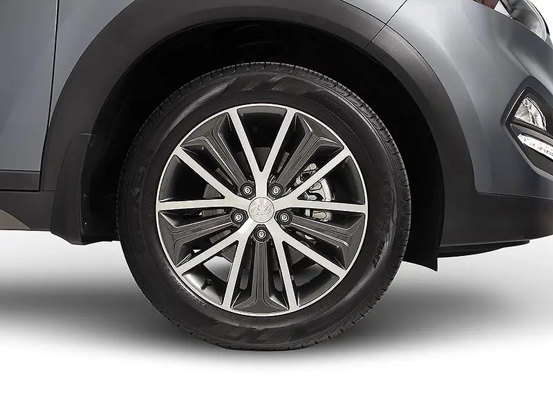 Hyundai Tucson Highlander Diesel alloy wheel view