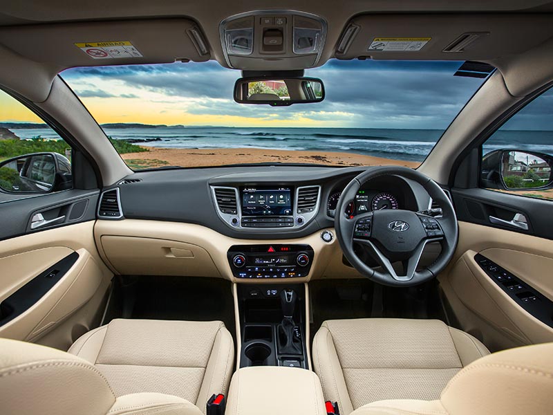 Hyundai Tucson Highlander Diesel interior front view
