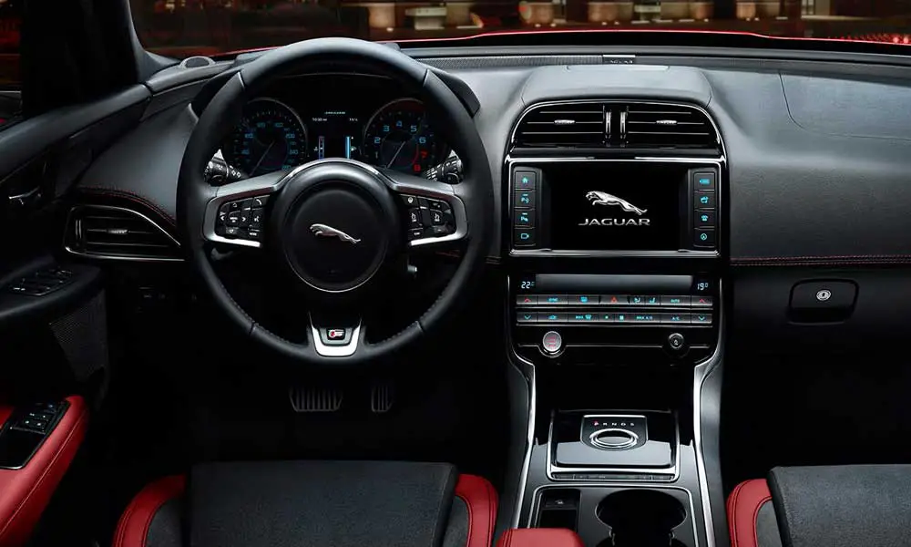Jaguar XE S 2015 Steering