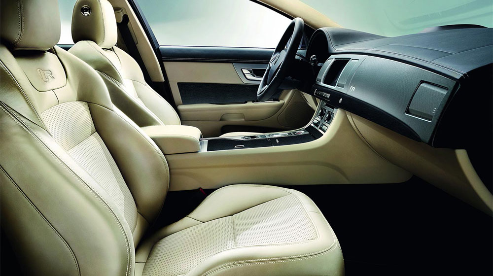 Jaguar XF Diesel S V6 Front Interior View