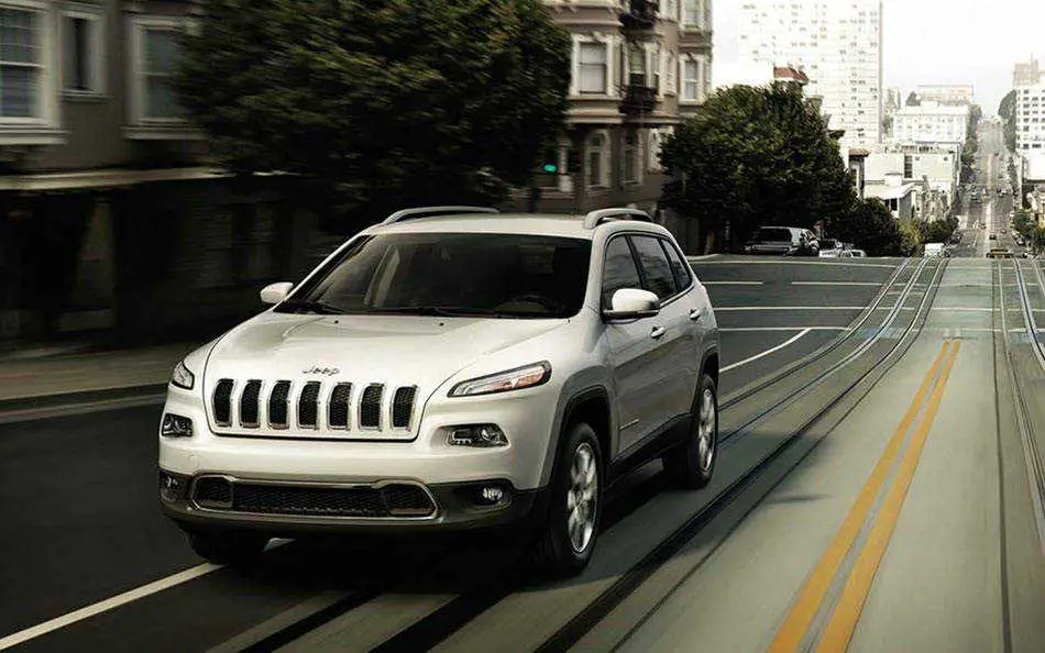 Jeep Cherokee Latitude 4WD Exterior front view