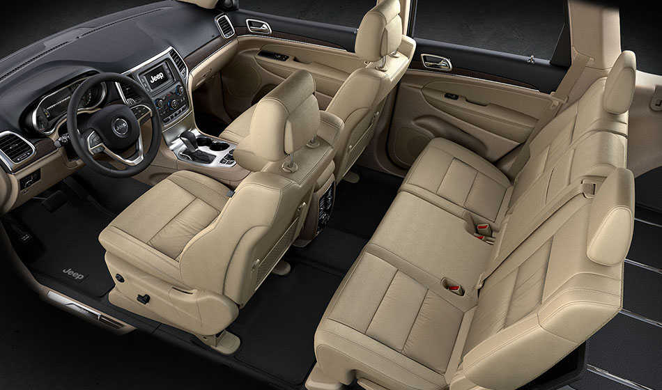Jeep Grand Cherokee Overland interior Whole view