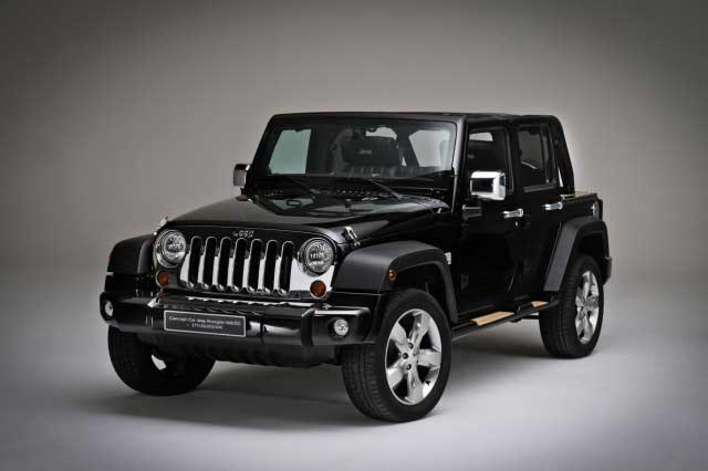 Jeep Wrangler Unlimited Sport front cross view