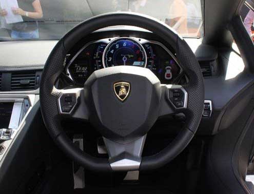 Lamborghini Aventador LP 700-4 Interior steering