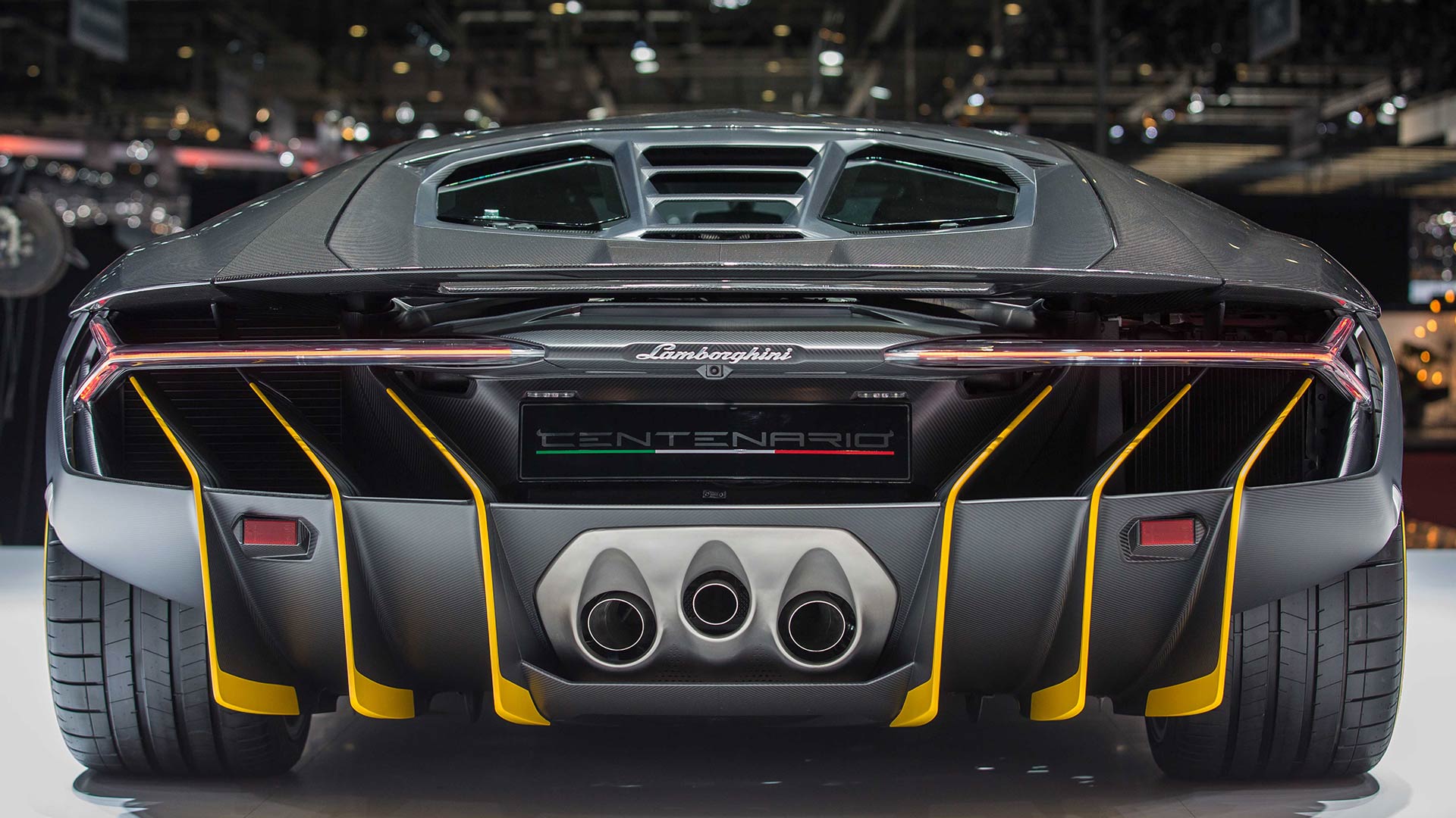Lamborghini Centenario LP 770-4 rear view