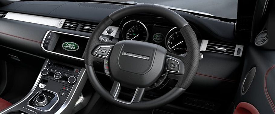 Land Rover Range Rover Evoque HSE interior front cross view