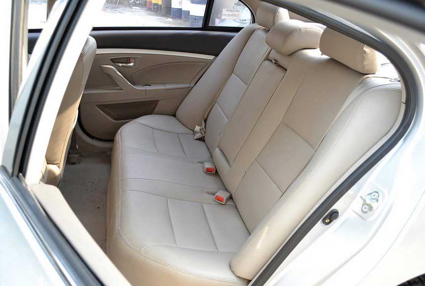 Lifan 720 1.8 DX Interior rear seats